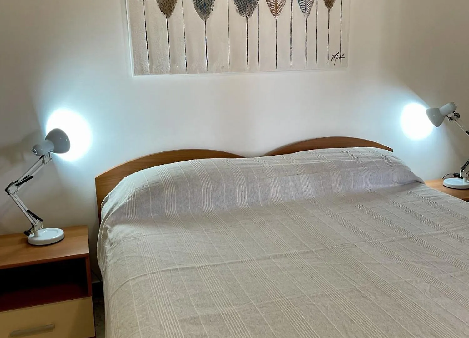 Lorenzo'S House Catania City Centre - Comfortable Large Apartment With 2 Bedrooms And 2 Baths, Close To Trains, Metro And Bus Station