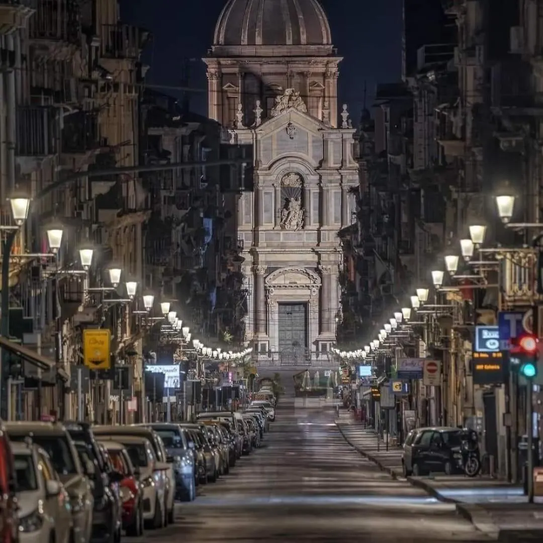 Lorenzo'S House Catania City Centre - Comfortable Large Apartment With 2 Bedrooms And 2 Baths, Close To Trains, Metro And Bus Station 0*,